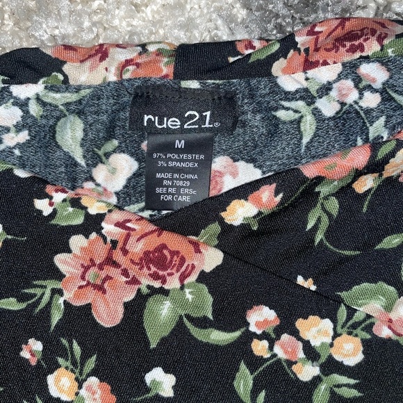 Floral Bodysuit - Picture 2 of 3